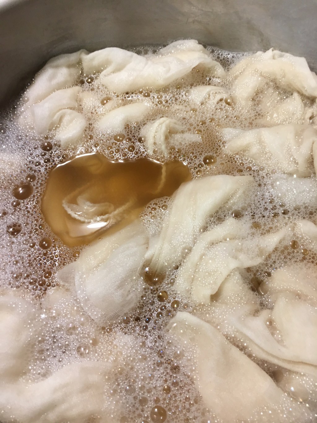 How to Scour Cellulose&nbsp;Fabric